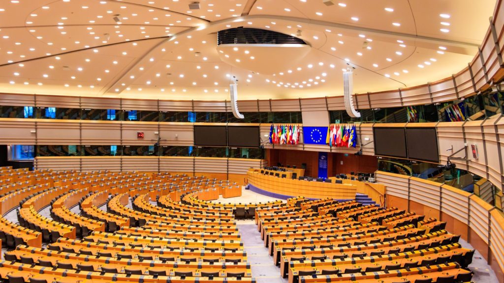 images/2024-2025/Immagini_varie/2457426715-FF-INTERIOR-SALA-PLENOS-PARLAMENTO-EUROPEO-OLHA-SOLODENKO-WEB-SHUTTERSTOCK-20230120-1024x576.jpg